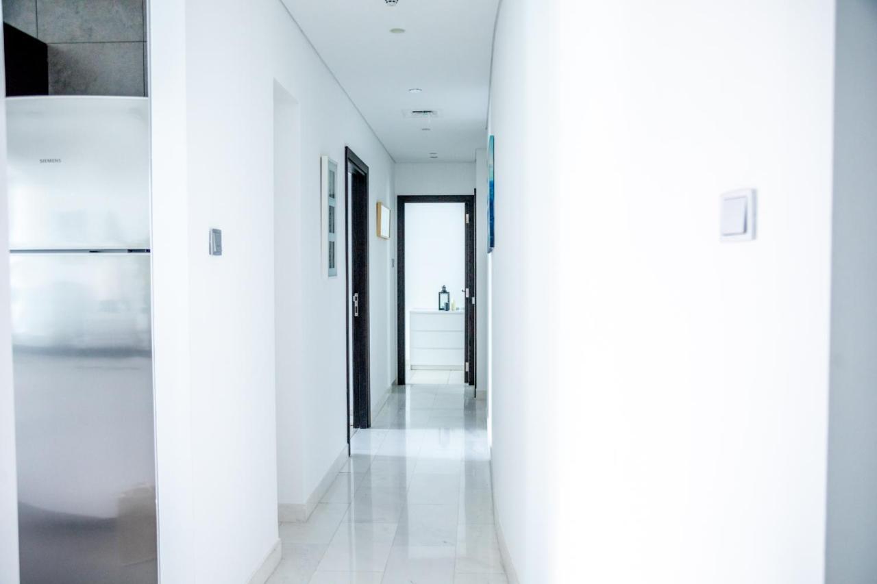 Nasma Luxury Stays - Cayan Tower Дубай Экстерьер фото